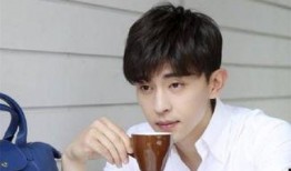 圈内爆料邓伦整容,揭秘明星颜值背后的秘密